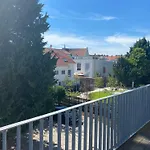 Traumhaft Wohnen In Jugendstilvilla *