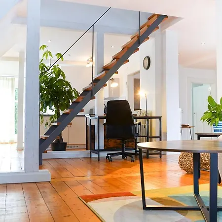 Traumhaft Wohnen In Jugendstilvilla 아파트 *