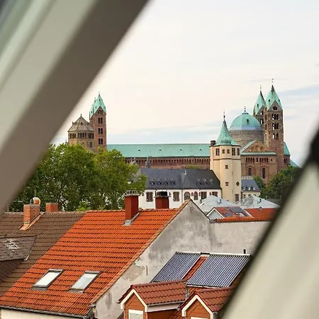 Traumhaft Wohnen In Jugendstilvilla 斯派尔