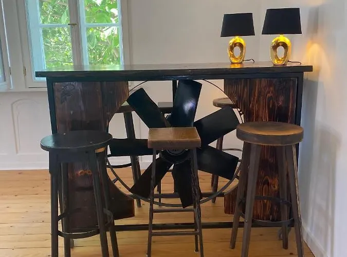 Traumhaft Wohnen In Jugendstilvilla דירה